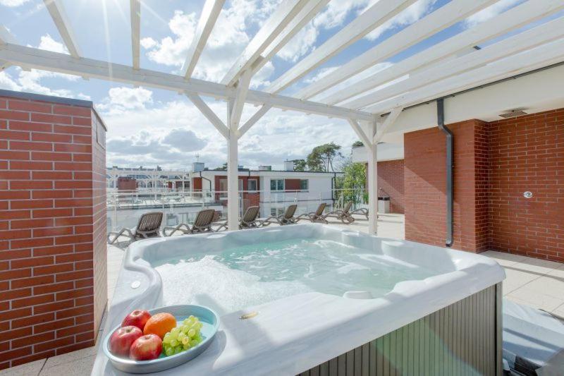 Apartament 7M Z Basenem W Jednym Budynku Klifowa Rewal Bon Turystyczny !!! Free Private Parking Exterior foto