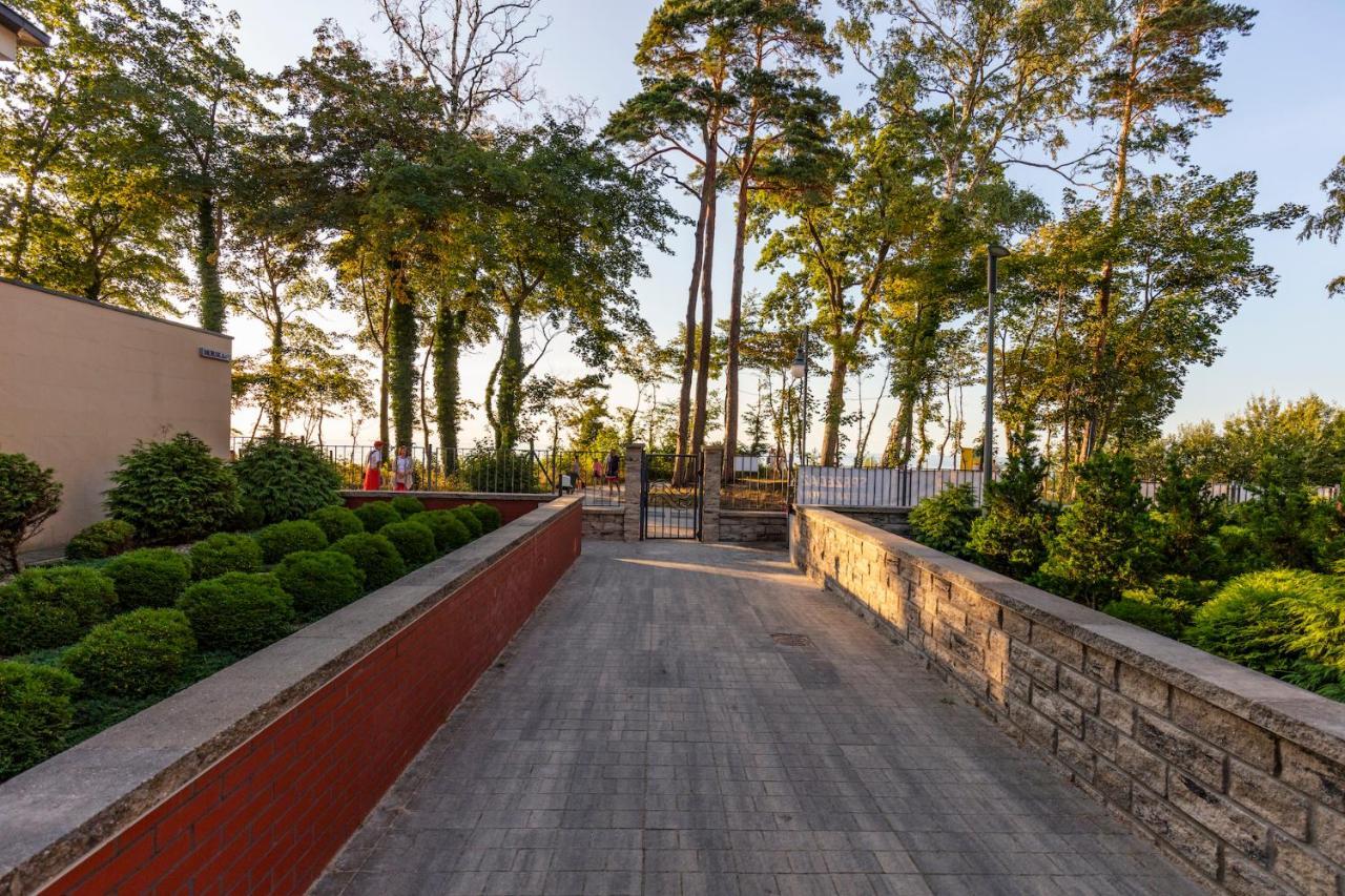 Apartament 7M Z Basenem W Jednym Budynku Klifowa Rewal Bon Turystyczny !!! Free Private Parking Exterior foto